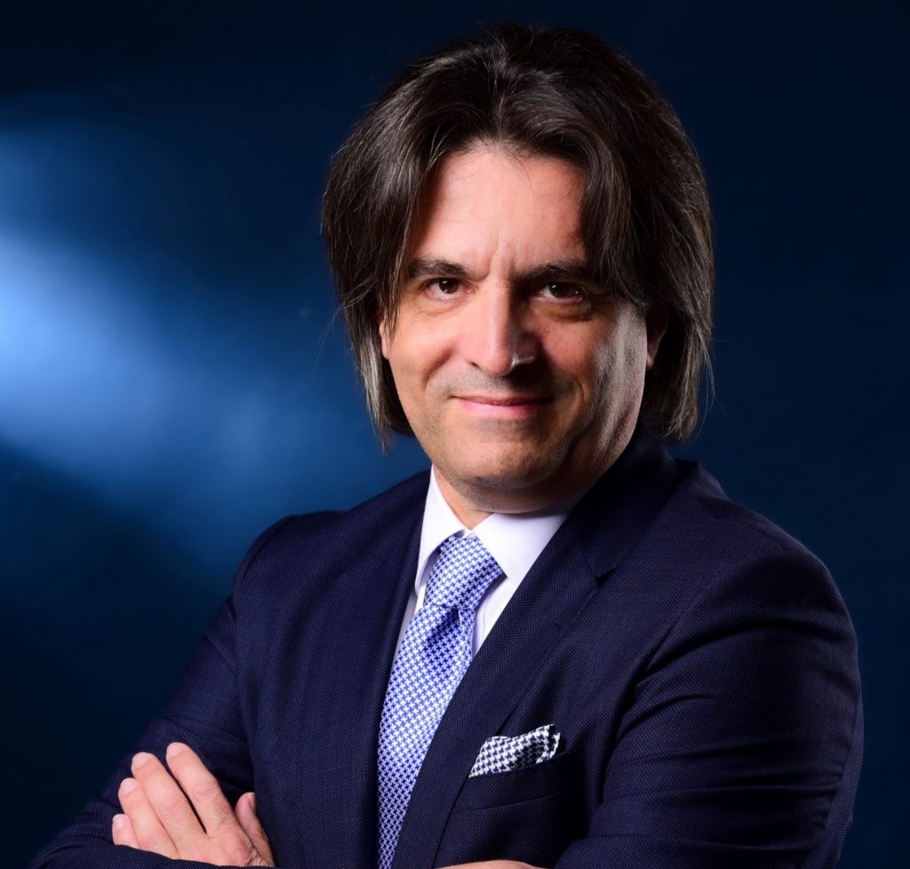 Dr. Ioannis Flokos consulting Beratung Artificial Intelligance Data Analytics Salesforce Datenanalyse Künstliche Intelligenz